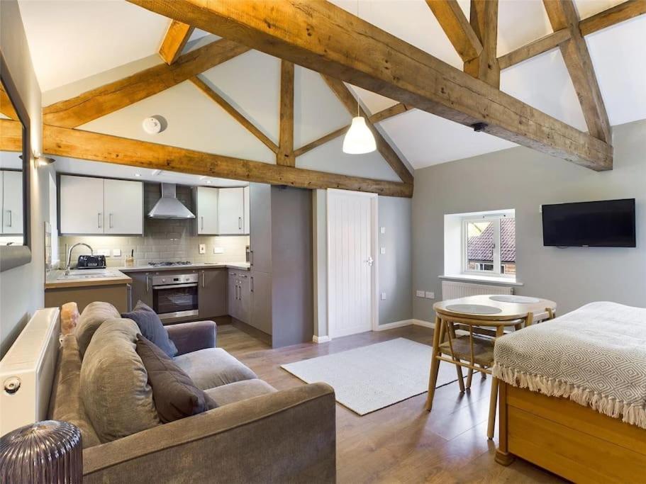 Wagtail Lodge Foy エクステリア 写真