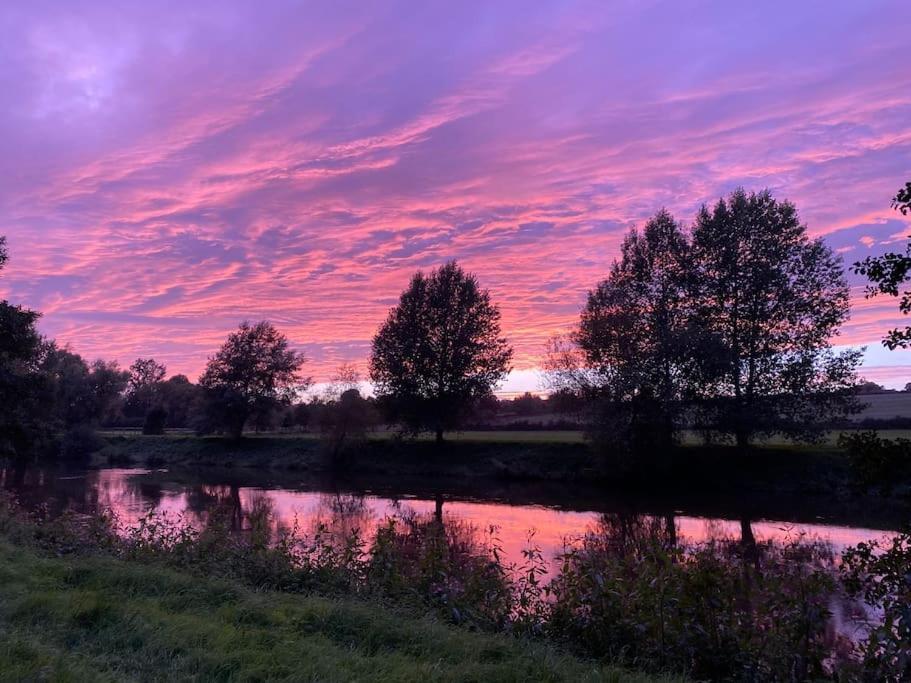 Wagtail Lodge Foy エクステリア 写真