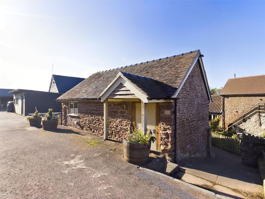 Wagtail Lodge Foy エクステリア 写真