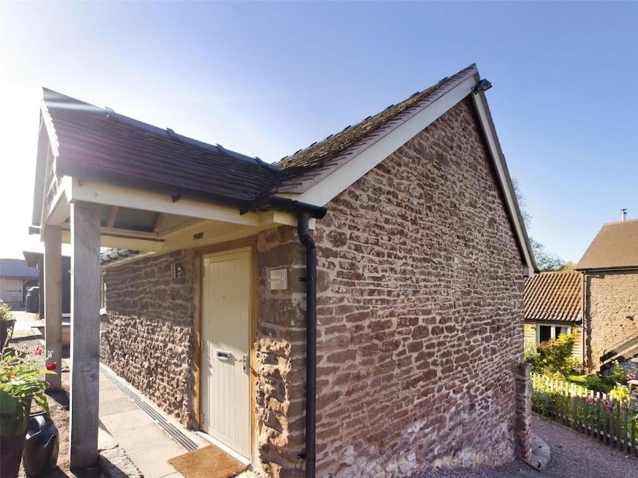 Wagtail Lodge Foy エクステリア 写真